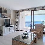 Apartment in Sol de Mallorca - Wohnzimmer mit angrenzender Terrasse