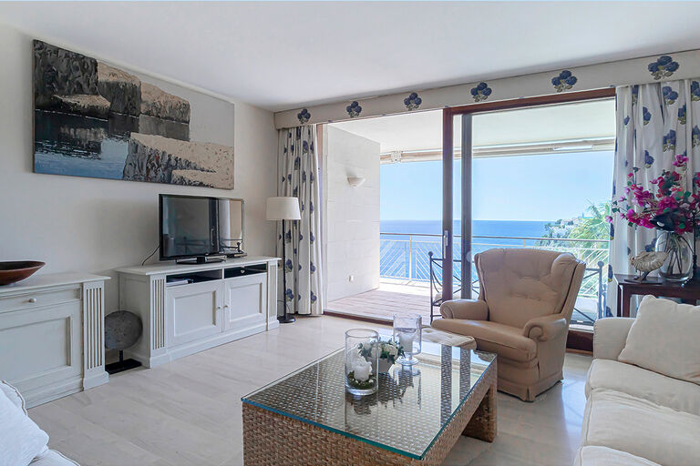 Apartment in Sol de Mallorca - Wohnzimmer mit angrenzender Terrasse