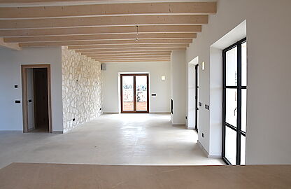 Finca in Santanyi - Großzügiger Wohnraum mit bodentiefen Fenstern