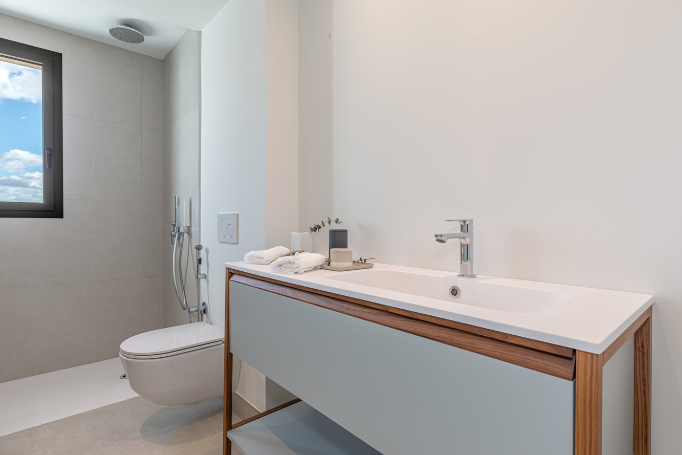 Penthouse in Sa Rapita - Modernes Badezimmer mit Dusche