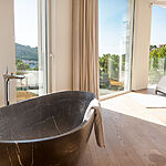 Villa in Port Andratx - En Suite Badezimmer mit Designer-Badewanne