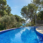Villa in Cala Fornells - Pool mit Meerblick