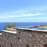 Villa in Cala Llombards - Weitläufige Terrassen und Pool mit Blick aufs Meer