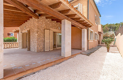 Villa in Cala Mesquida - Schöner Außenbereich mit Terrasse