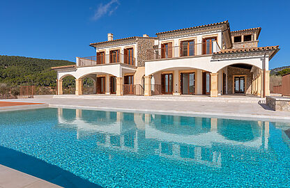 Villa in Camp de Mar - Mediterranes Anwesen mit Pool und Meerblick