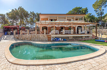 Mediterrane Villa mit Pool in Santa Ponsa 1