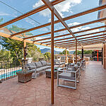 Villa in Santa Ponsa - Großzügige, überdachte Terrasse mit Blick auf den Pool