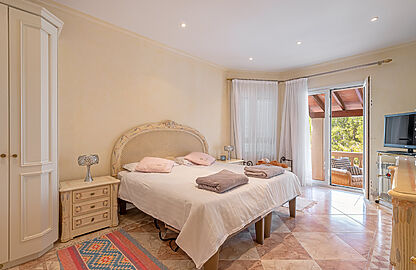 Villa in Costa de la Calma - Grozügiges Schlafzimmer mit Terrasse