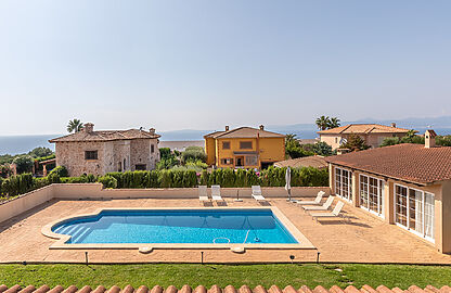 Meerblick Villa auf großem Grundstück mit Poolhaus in Sa Torre 2