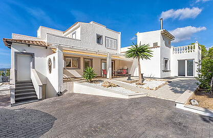 Villa in Santa Ponsa - Mediterranes Anwesen mit idealer Ausrichtung