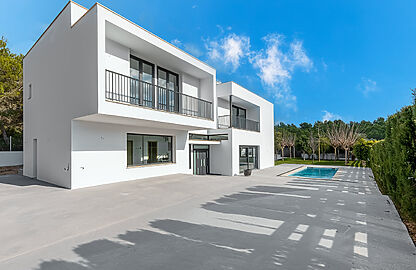 Villa in Costa de la Calma - Modernes Anwesen mit Pool und Garten