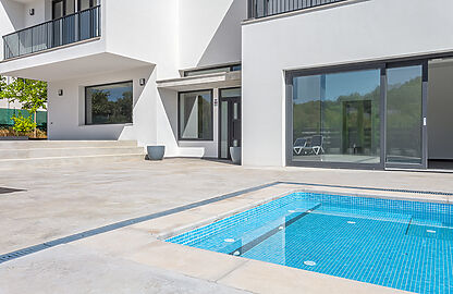Villa in Costa de la Calma - Pool mit umliegender, großzügiger Terrasse