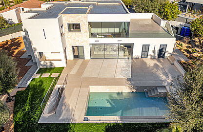 Moderne und neue Villa in exklusiver Wohnlage in Santa Ponsa 1