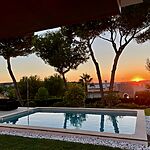 Villa in Cala Vinyas - Ausblick vom Pool aus mit traumhaften Sonnenuntergang