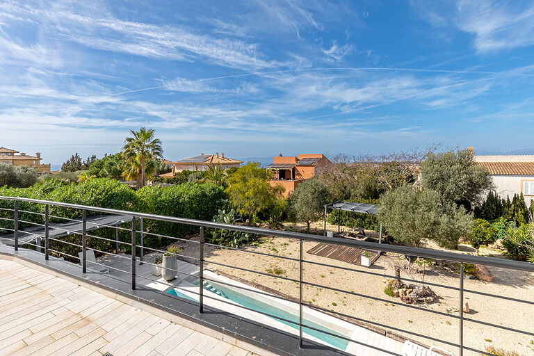 Moderne Villa in ruhiger Wohnlage mit Blick in die Bucht von Palma 3