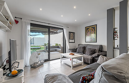Apartment in Portixol - helles Wohnzimmer mit Terrassenzugang