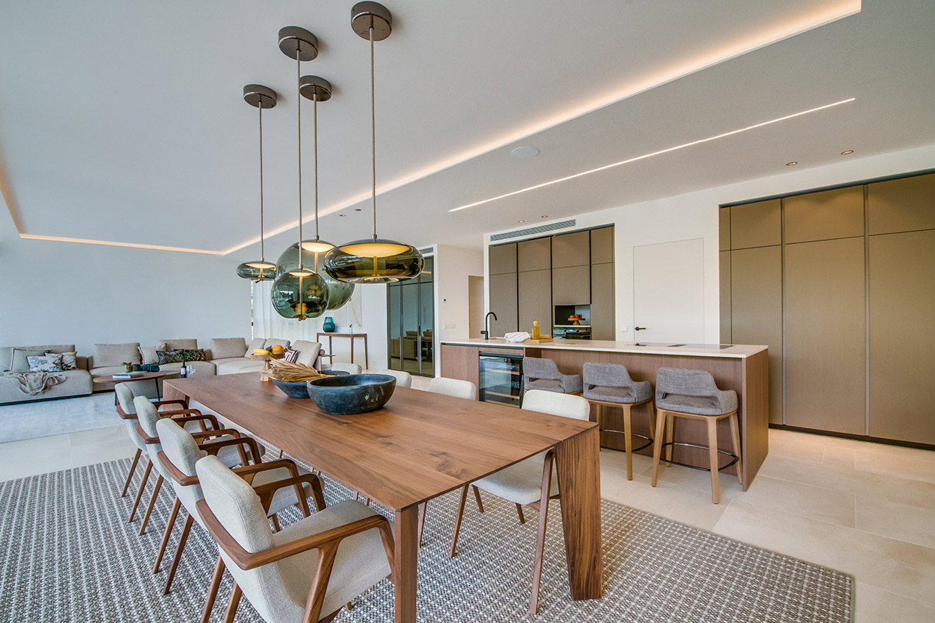 Penthouse in Paguera - Moderne Luxusküche mit angrenzendem Essbereich