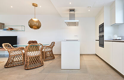 Penthouse in Ses Salines - moderne Küche mit Essbereich
