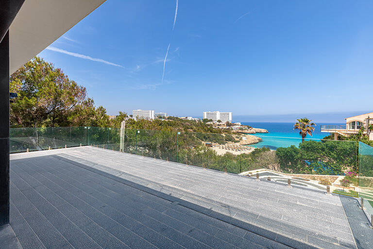 Villa in Cala Murada - Große Terrasse mit Blick auf die Bucht Cala Domingos