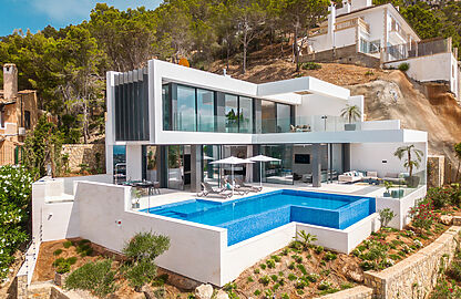 Neubau Villa mit traumhaftem Meerblick über der Bucht Cala Llamp 3