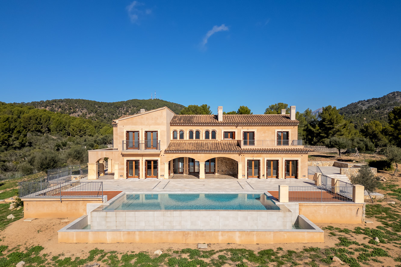 Villa in Camp de Mar - Mediterranes Anwesen mit Pool