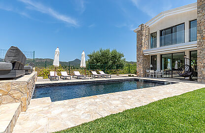 Neue Designer Villa mit Panoramablick in die Berge zum Galatzo 2