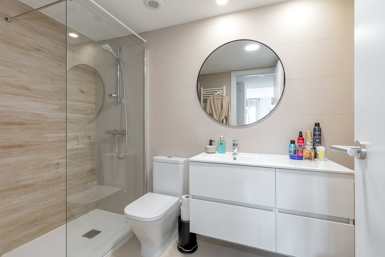 Penthouse in Palma - Schönes modernes Badezimmer mit Dusche