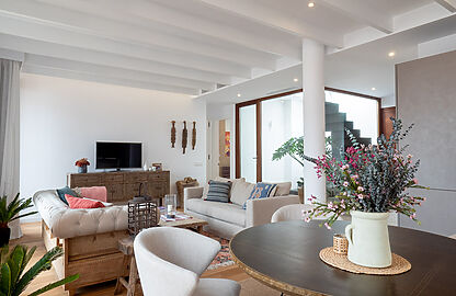 Penthouse in Palma - Schickes Wohnzimmer mit Essbereich
