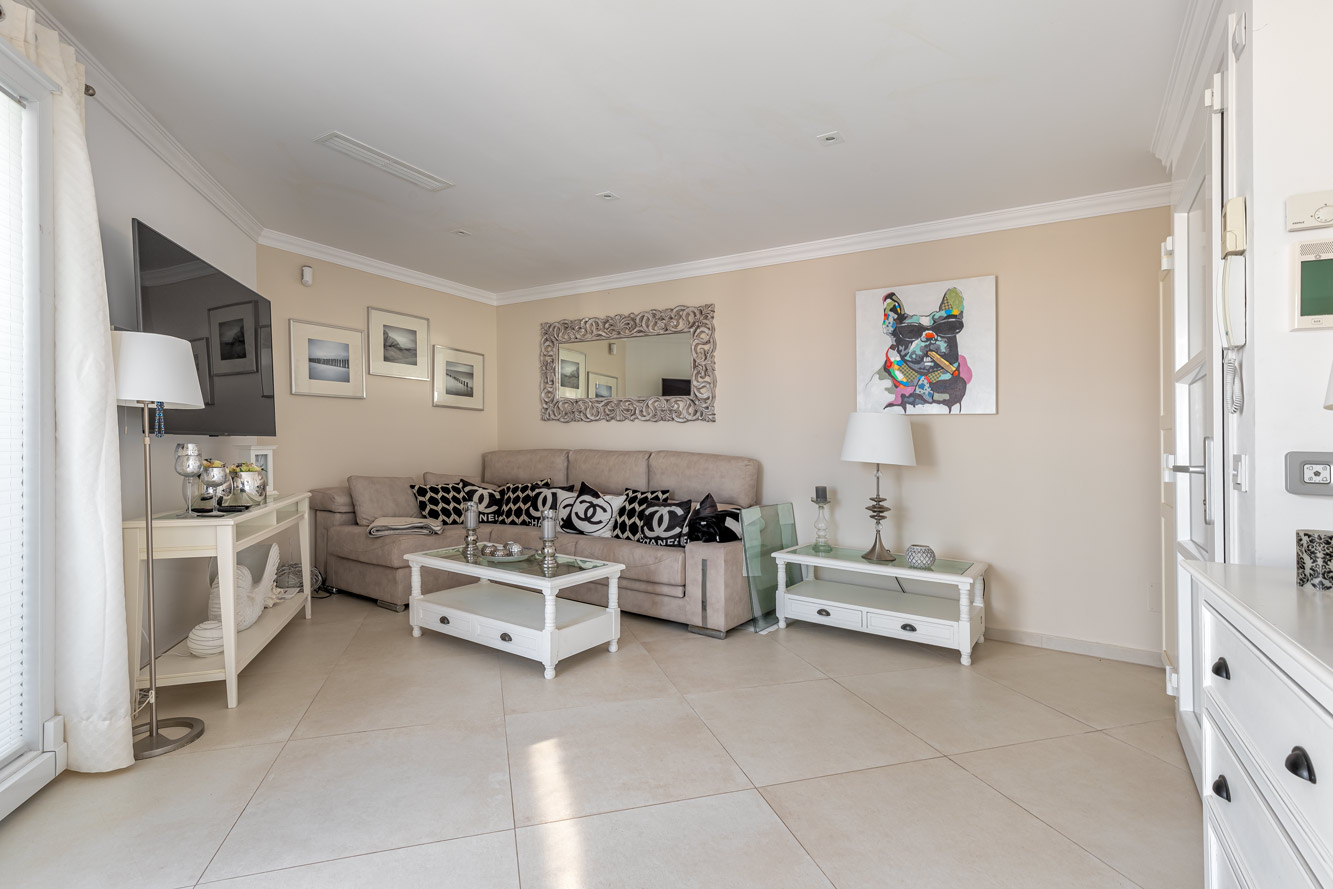 Penthouse in Playa de Palma - helles Wohnzimmer mit gemütlicher Einrichtung