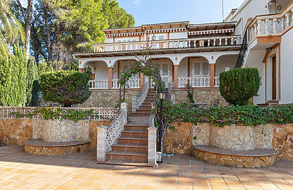 Renovierungsbedürftige Villa mit Meerblick und viel Potential in Santa Ponsa 3