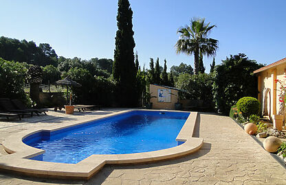 Finca nahe Montuiri - Schön angelegter Pool mit Sonnenterrasse