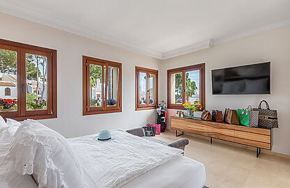 Villa in Sol de Mallorca - Schickes Schlafzimmer mit Einbauschränken