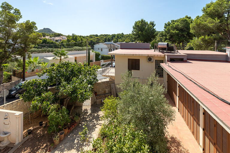 Villa in Santa Ponsa  - Blick auf das Anwesen in ruhiger Lage