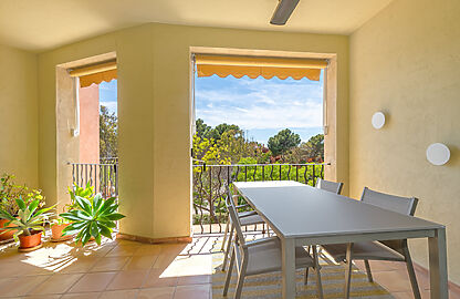 Apartment in Santa Ponsa - Überdachte Terrasse mit Blick ins Grüne